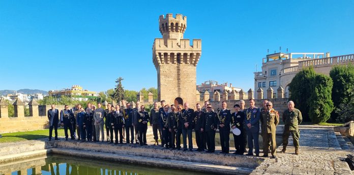 Visita a Baleares de los agregados militares en España