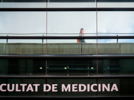 Los alumnos de la primera promoción de Medicina se incorporan al MIR