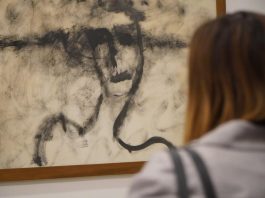 Joan Trujillo expone sus pinturas neoexpresionistas