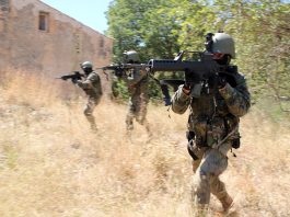 Unidades del Batallón Filipinas realizan ejercicios militares en el Campo de Maniobras Álvarez de Sotomayor (Almería)