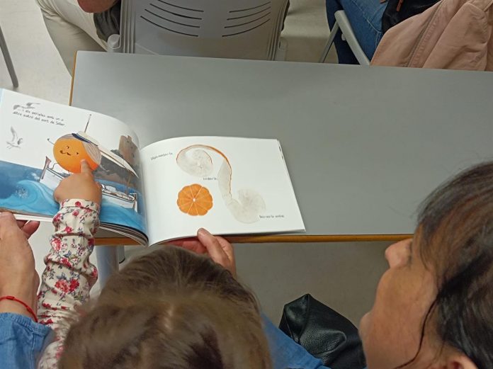 El Consell edita un cuento infantil sobre la historia de la naranja de Sóller