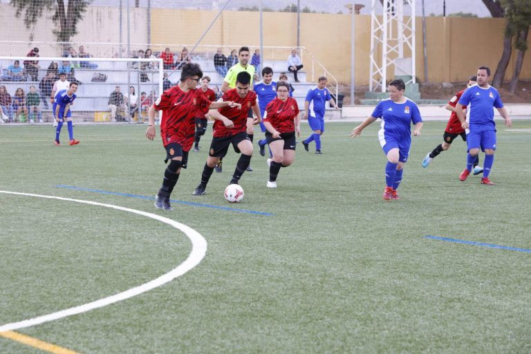 jornada de fútbol inclusiva entre el RCD Mallorca y una estrenada Selección Balear