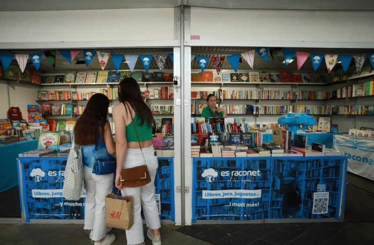 El paseo del Born acoge durante diez días la 41ª edición de la Feria del Libro