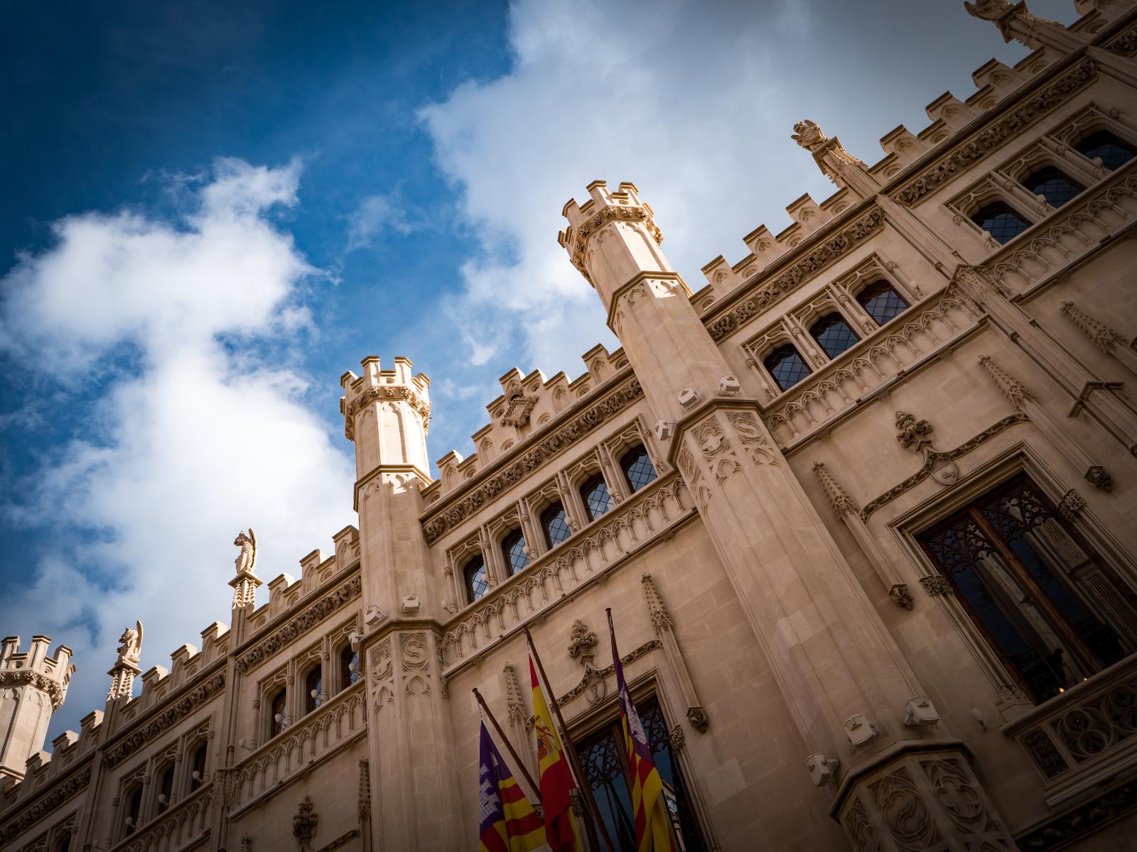 El Consell de Mallorca firma un acuerdo con el Govern, el ayuntamiento de Alcúdia, WWF y la UIB para restaurar el corredor ecológico de humedales de la Bahía de Alcúdia