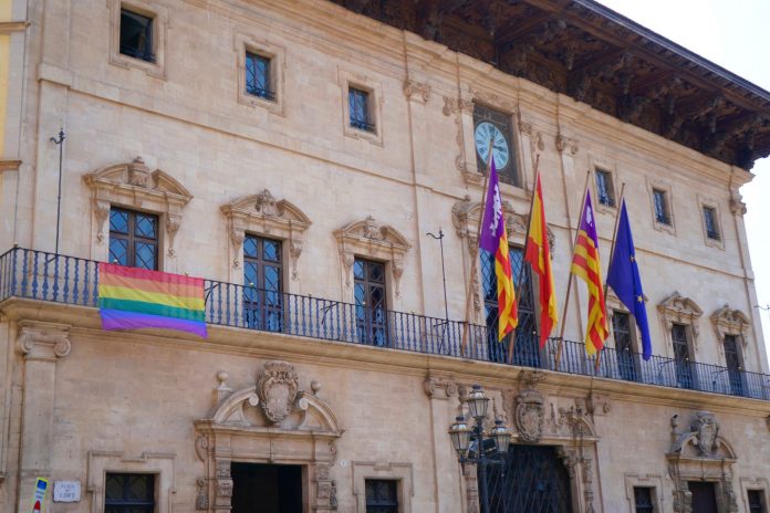 Dispositivo especial de tráfico con motivo de la manifestación del día del Orgullo LGTBI