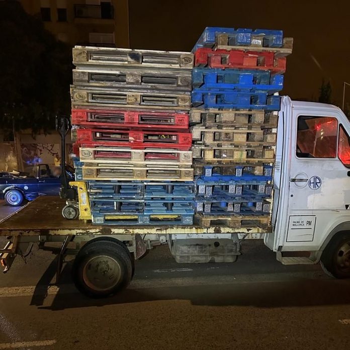 Pillados robando palets en un supermercado de Palma