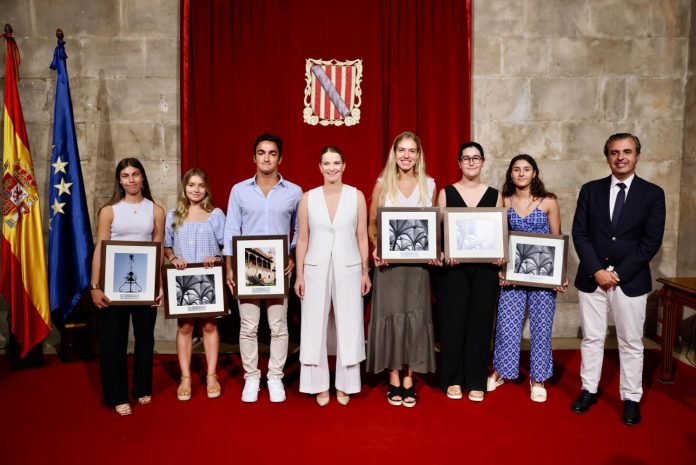 El Govern reconoce el mérito, el esfuerzo y el talento de los estudiantes con mejores notas de la PBAU en Baleares
