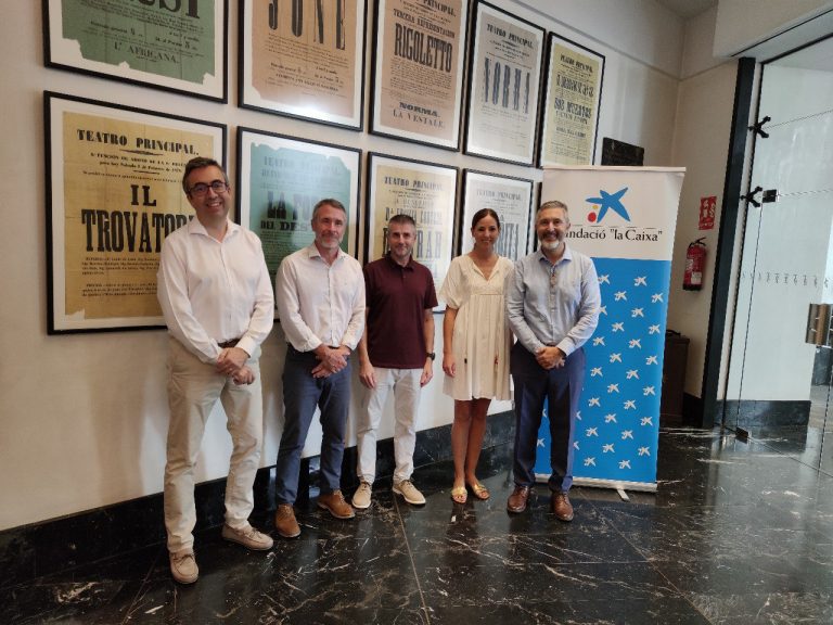 El Teatro Principal y la Fundación "la Caixa" firman un acuerdo para hacer accesible el teatro a todo el mundo