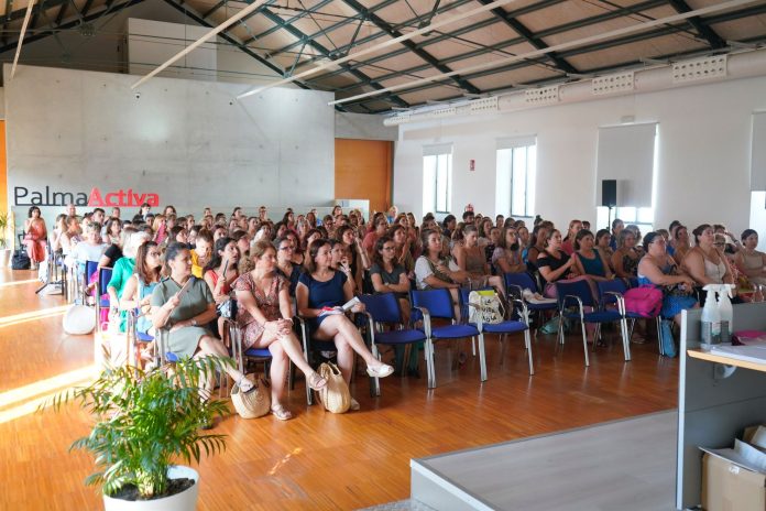 Más de 120 docentes participan en la formación sobre alimentación saludable