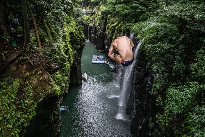 Heslop e Iffland ganan la Serie Mundial en el agua sagrada de Japón