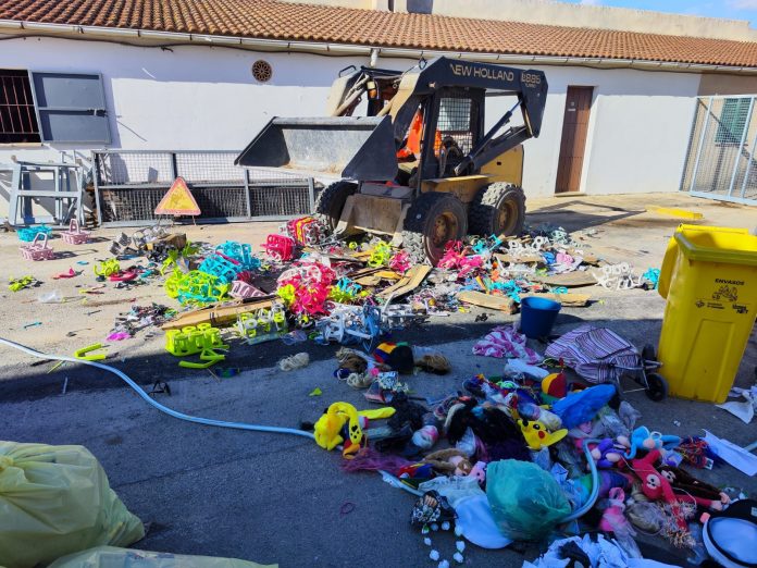 a Policía Local de Llucmajor destruye más de 7000 objetos decomisados