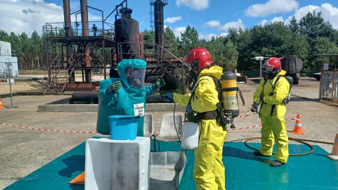 Los Bomberos de Mallorca se especializan en nuevas técnicas para atender emergencias en los puertos