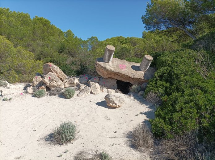 Retirada de residuos de construcción que estaban dentro del Parc Natural Es Trenc-Salobrar