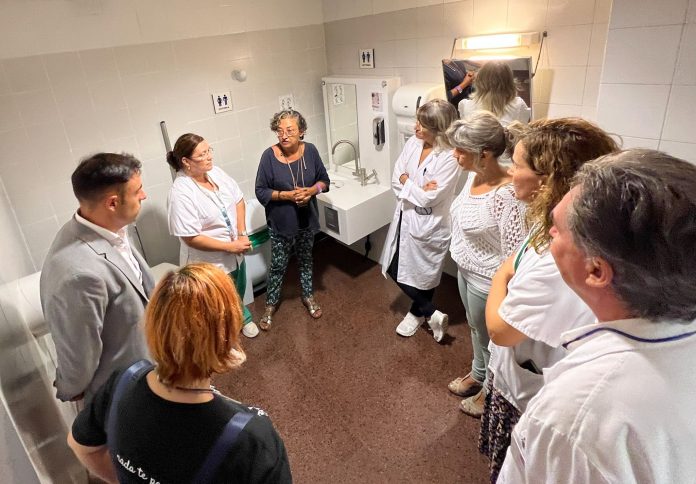 Son Llàtzer instala un baño para pacientes ostomizados, en el marco del plan de humanización del Servicio de Salud