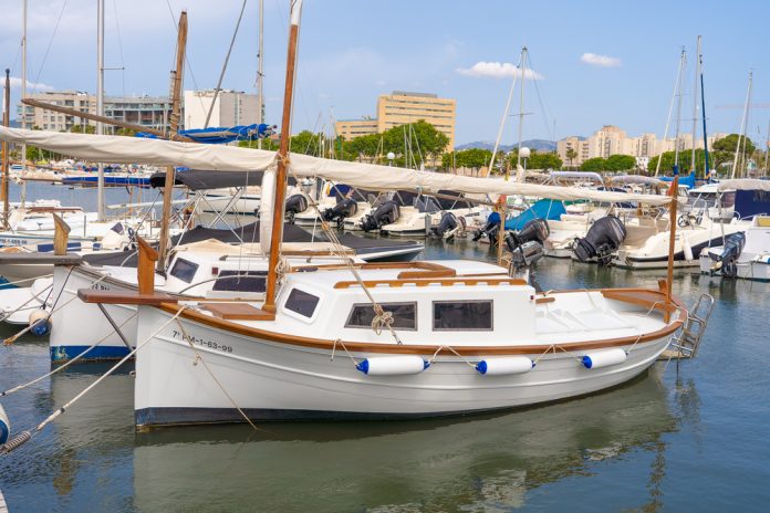 Jornada de cruceros y vela latina en el Club Nàutic Portitxol