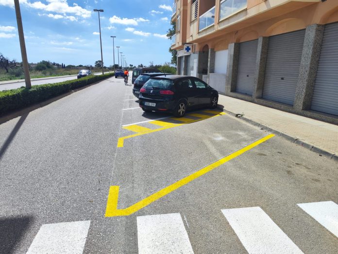 La Policía Local de Llucmajor denuncia 23 vehículos que ocupaban irregularmente el nuevo aparcamiento disuasorio de la Ronda de Ponent