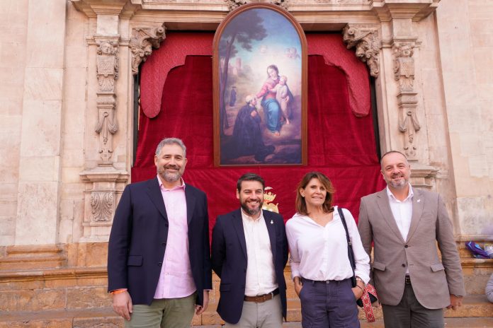 Palma rinde homenaje a San Alonso mostrando la imagen de este patrón de Mallorca en la fachada de Cort