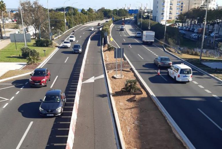 El carril bus-VAO  cortado por obras