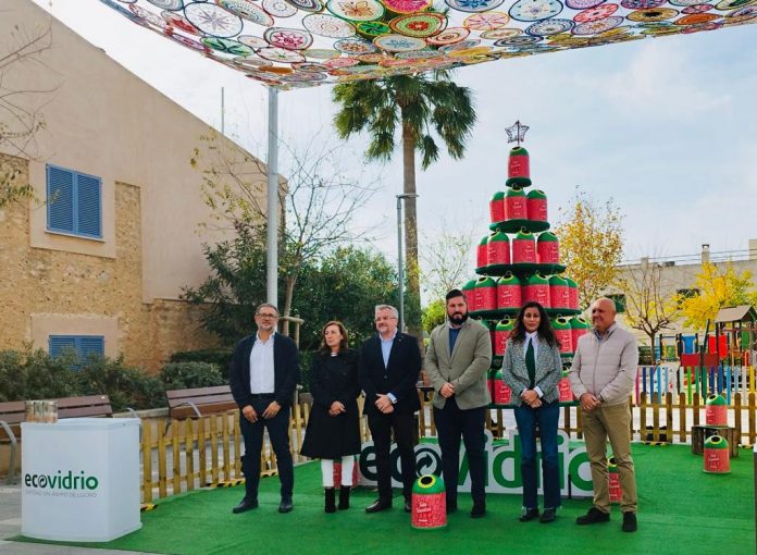 Marratxí impulsará el reciclaje de vidrio esta Navidad con un árbol formado de miniglús