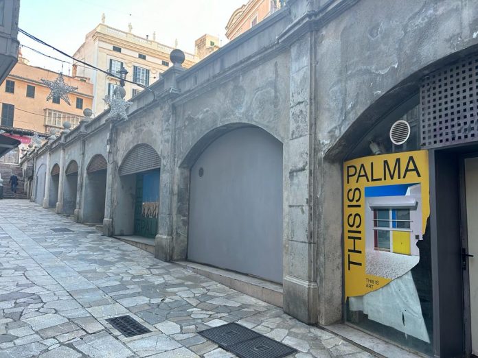 Cort elimina las pintadas de la Costa de Sant Domingo