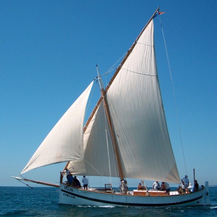 el centenario de la Balear con la participación de la barca en la cabalgata de Palma