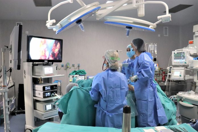 Las operaciones quirúrgicas programadas en los hospitales públicos aumentan en 615 en el primer mes del año