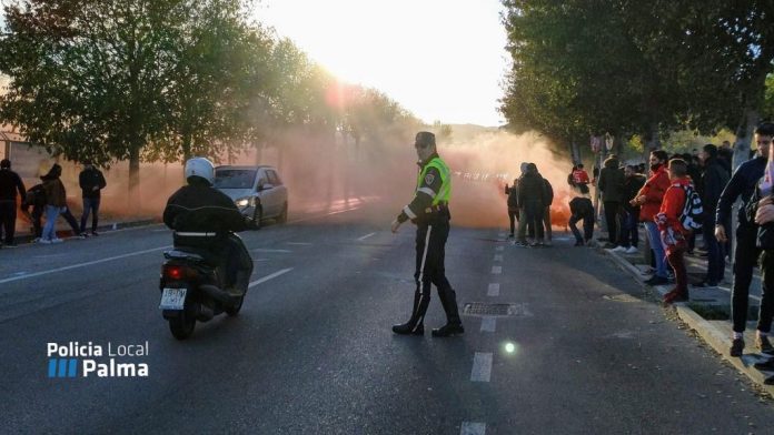 Aviso de restricciones de tráfico en la calle Camí dels Reis