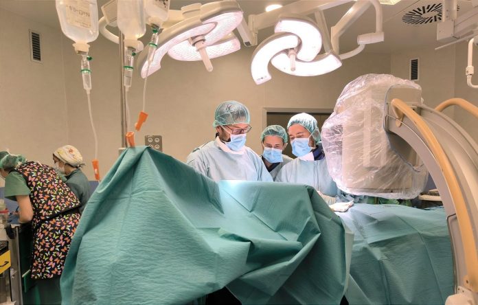 Las operaciones quirúrgicas programadas en los hospitales públicos aumentan en 1.420 en los primeros dos meses del año