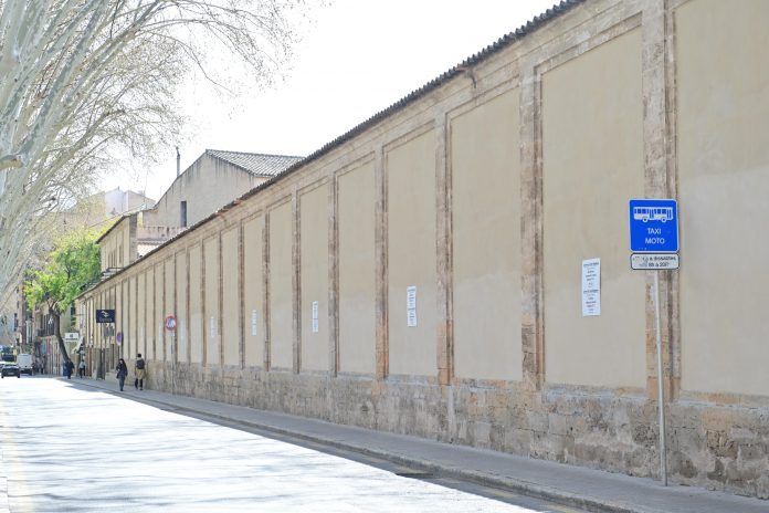 Finalizados los trabajos para eliminar las pintadas vandálicas del convento de Santa Magdalena