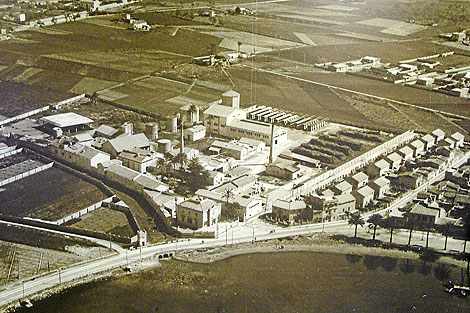 Can Salas, de refinería de petróleo a biblioteca municipal