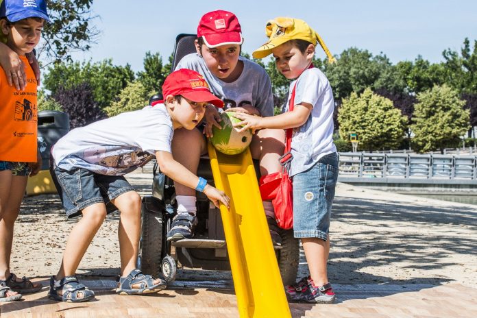 El Govern subvencionará entre el 50 % y el 100 % del precio del ocio adaptado para niños y jóvenes con dependencia