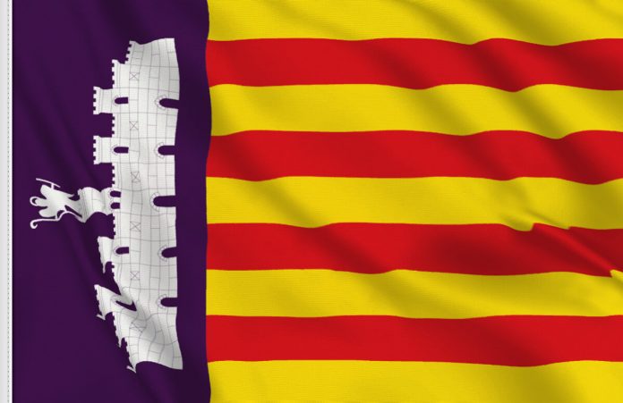 El Consell de Mallorca conmemora los 40 años de la bandera de la isla