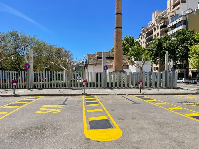 Seis plazas del solar de Eusebi Estada para parking de autobuses discrecionales de transporte turístico
