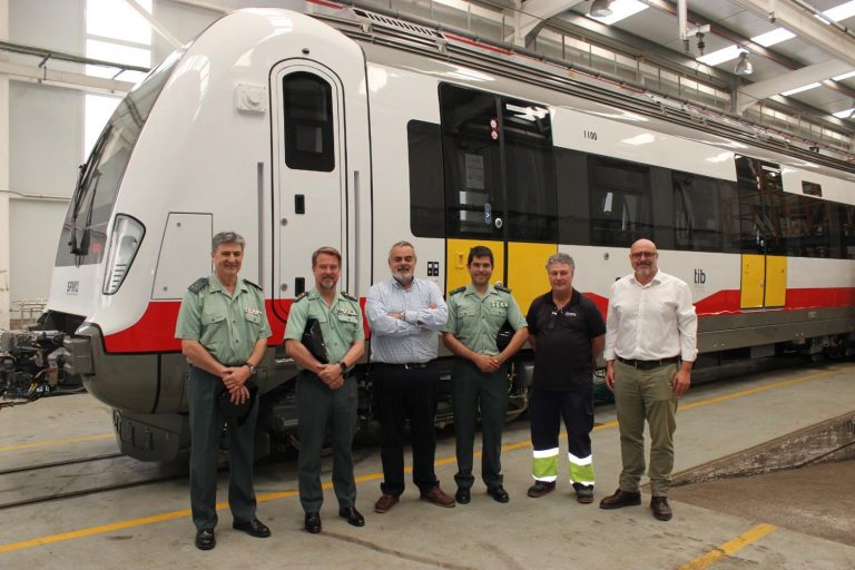 SFM refuerza la seguridad en el transporte y fomenta el uso del tren con nuevas iniciativas para diversos colectivos