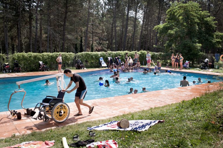 Verano inclusivo para niños y jóvenes con enfermedades neuromusculares