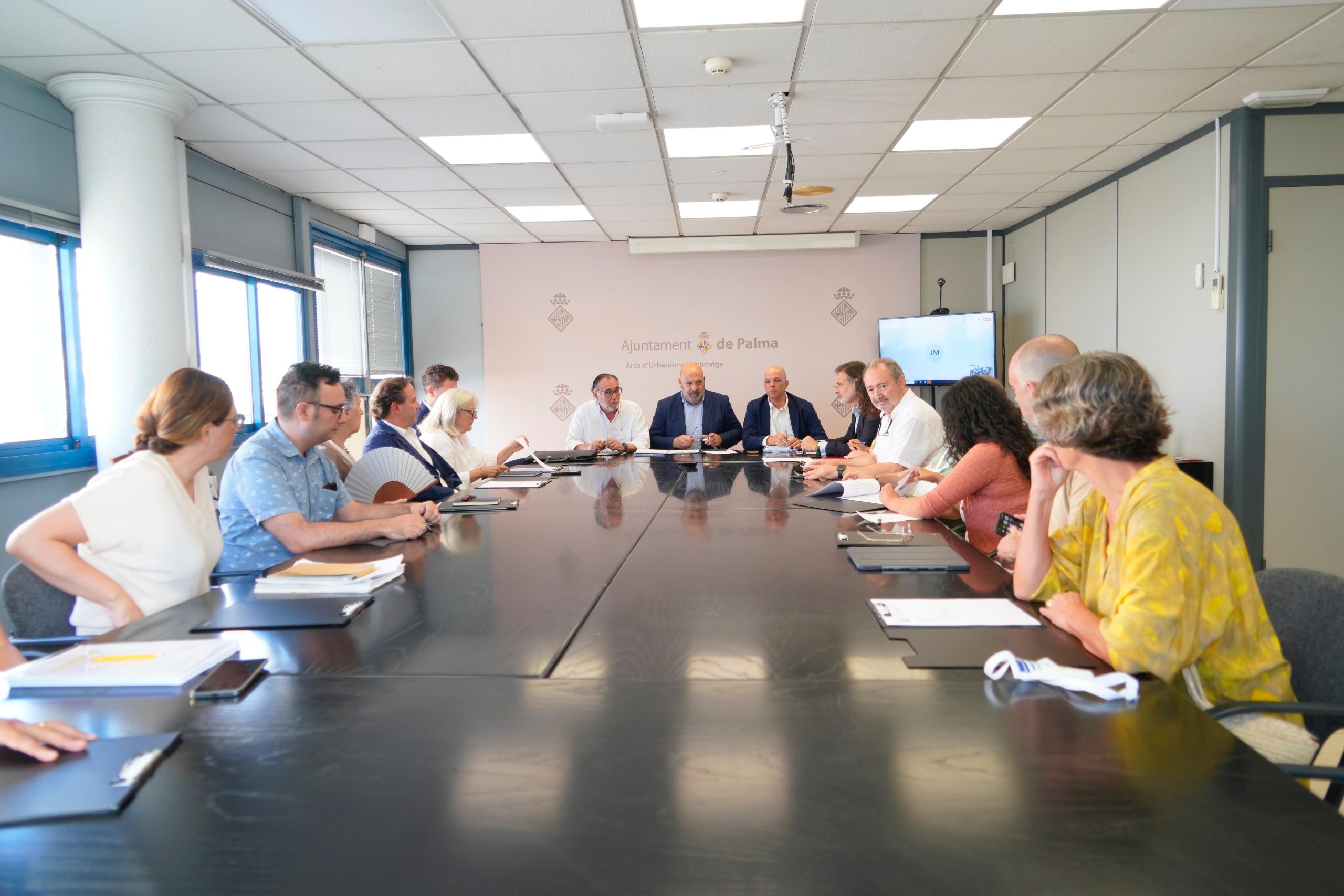 El alcalde de Palma preside la primera reunión del jurado del concurso ...