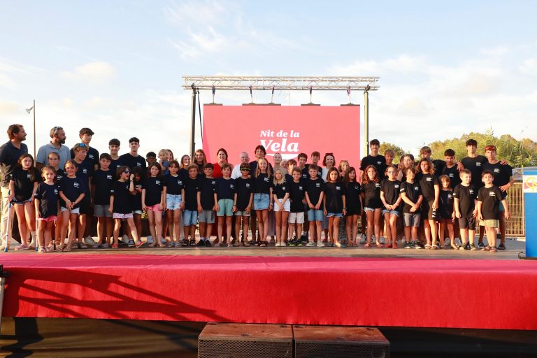 La "Nit de la Vela" pone el broche de oro a las Fiestas del Club Nàutic Sa Ràpita