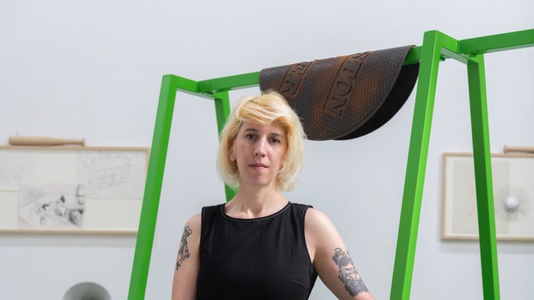 La artista Annelies Kamen inaugura su exposición "HOUSE SHOW" en TACA