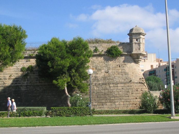Visto bueno a la aprobación del proyecto para finalizar las obras en las murallas de Es Baluard des Princep