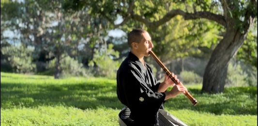 Rodrigo Rodríguez lleva el espíritu del Japón rural a Mallorca con su interpretación de "Komoro Mago Uta"