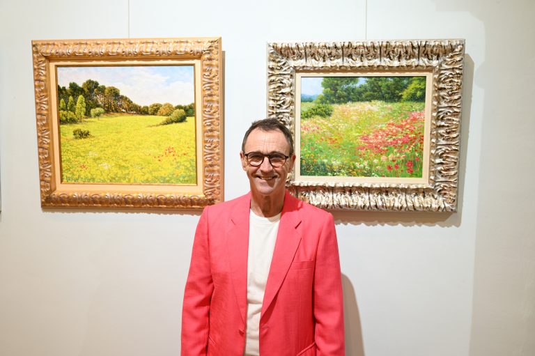 Toni Fernández expone "La sensibilidad a través del color" en la Fundación Sophia