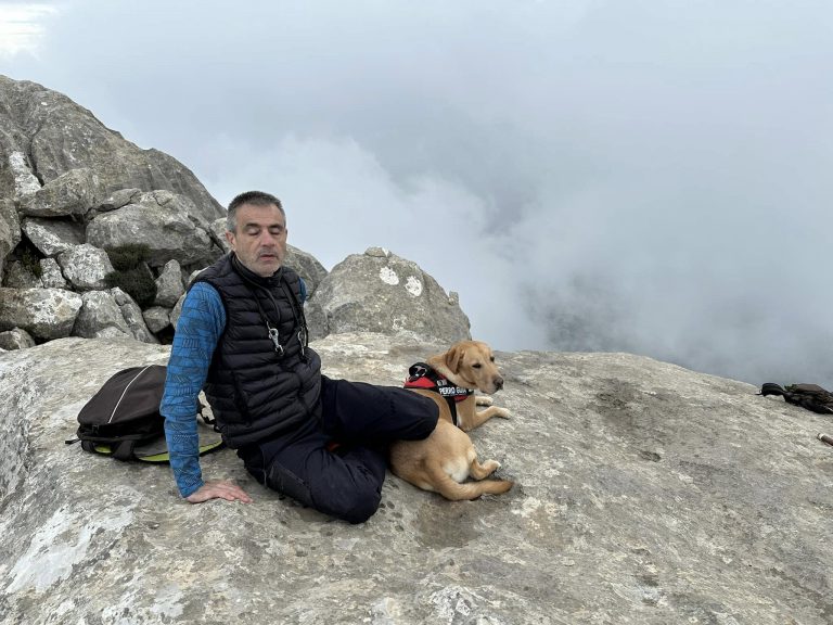 Pedro González, el deportista ciego que desafiará el Kilimanjaro: «Si tú me lo cuentas, yo podré ver lo mismo que tú»
