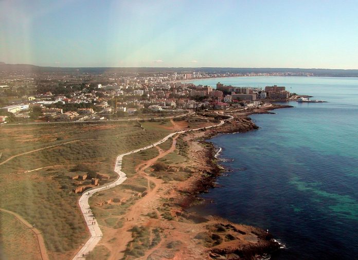 Renovación del alumbrado público de Es Carnatge para mejorar la eficiencia energética y preservar el entorno natural