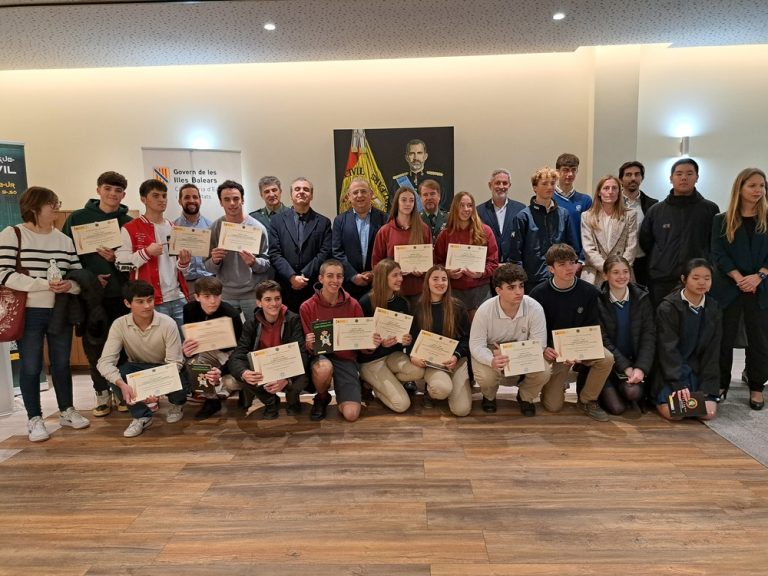 Alumnos de Sant Josep Obrer, Madre Alberta y CIDE ganan la fase autonómica de la VI Ciberliga de la Guardia Civil