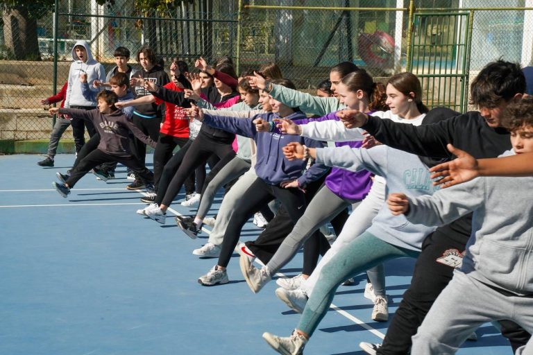 Se incorpora la esgrima al programa «Súma’t» para fomentar deportes alternativos en los institutos
