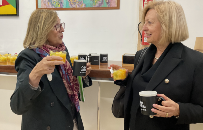 Cafés de Ciencia, un ciclo de tertulias para acercar los debates científicos a los seniors de la UIB