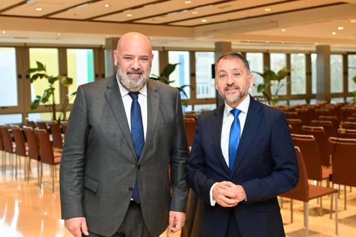 Palma y Santa Cruz de Tenerife mantienen un primer contacto para establecer un hermanamiento entre ambos municipios
