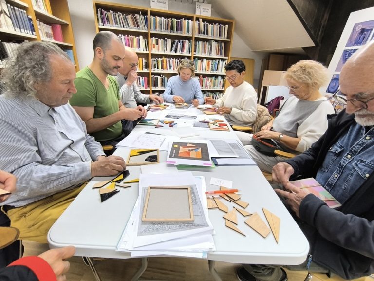 Talleres de rompecabezas de Arquímedes, Civilización Maya y de conversación en la Biblioteca Can Salas en Palma