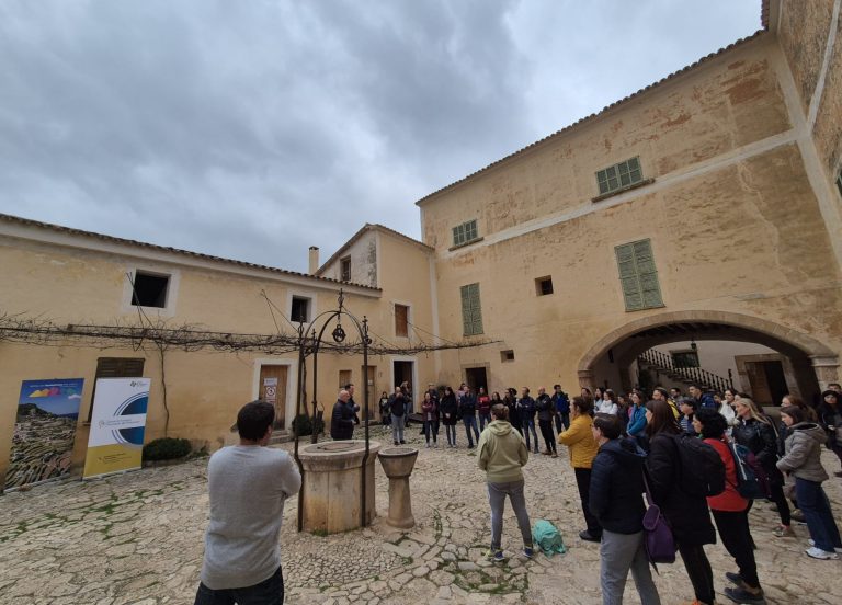 El Consell de Mallorca y la Conselleria d’Educació i Universitats organizan una jornada formativa sobre el programa «Aprendizaje servicio a la Serra de Tramuntana»