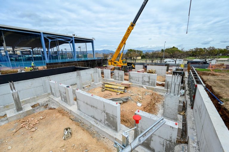 El alcalde visita las obras del futuro centro de Educación Infantil de Son Dameto, que dispondrá de 92 plazas de 0 a 3 años